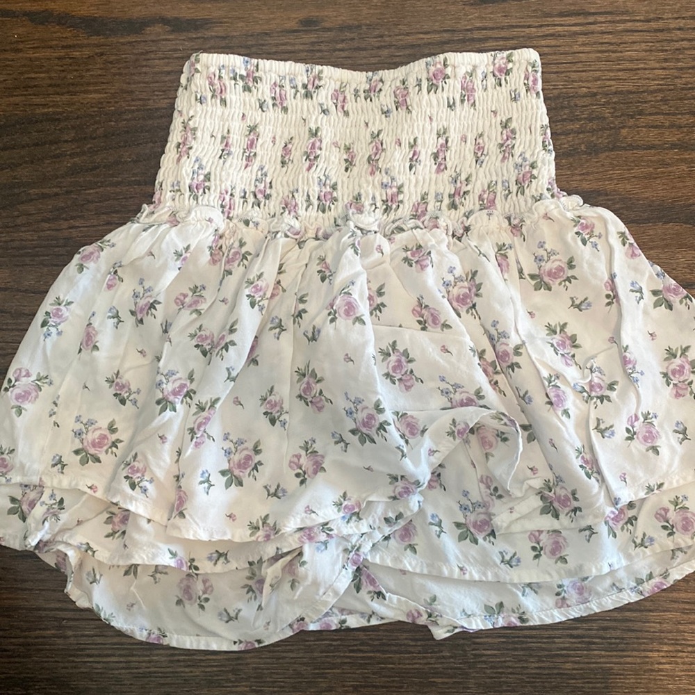 white floral ruffle mini skirt